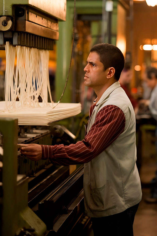 Ambiente industrial CEVI Escovas em operação